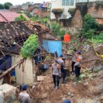 Suami Istri Tewas Tertimpa Tembok Akibat Longsor di Bandar Lampung