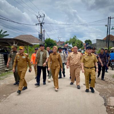 Pastikan Penanganan Bencana Banjir Berjalan Optimal, Wagub Jihan Nurlela Tinjau Posko Kesehatan dan Operasional Alat Berat di Lokasi Banjir