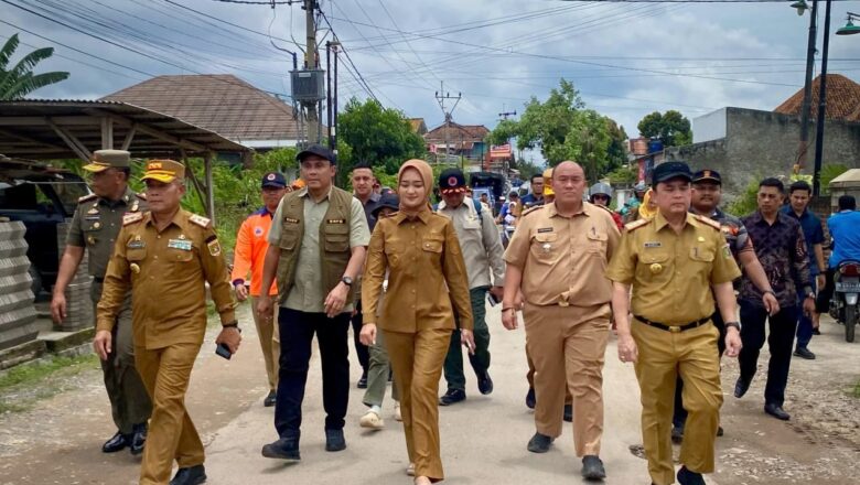 Pastikan Penanganan Bencana Banjir Berjalan Optimal, Wagub Jihan Nurlela Tinjau Posko Kesehatan dan Operasional Alat Berat di Lokasi Banjir