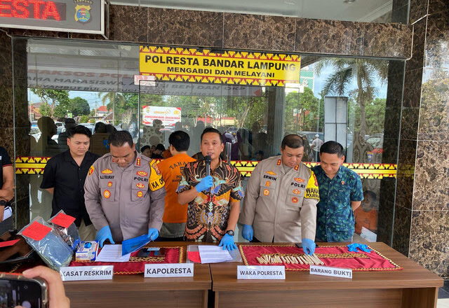 Pedagang Sepatu di Bandar Lampung Ditangkap, Jual Pipa Rokok dari Gading Gajah