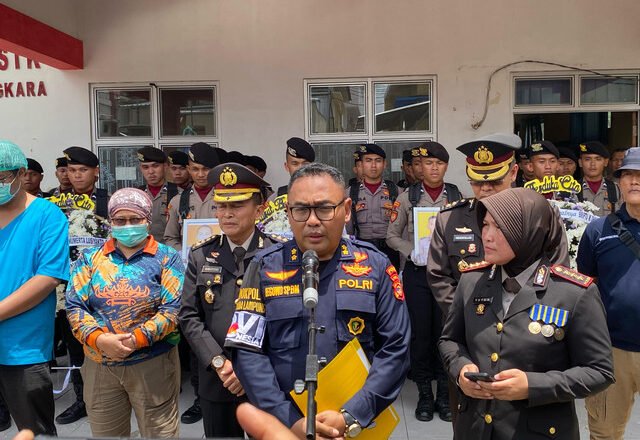 Tiga Anggota Polres Way Kanan Gugur dalam Penggerebekan Judi Sabung Ayam