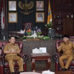 Hari Pertama Masuk Kantor, Gubernur Rahmat Mirzani Disambut Sejumlah Kepala Perangkat Daerah