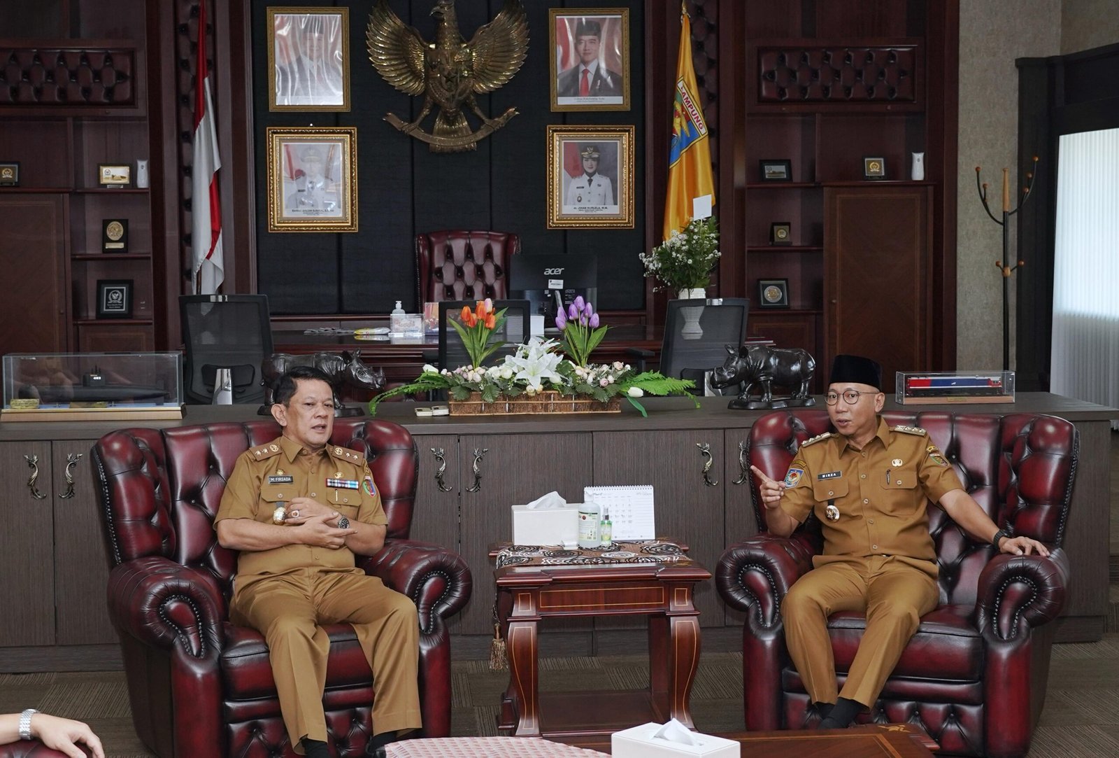 Hari Pertama Masuk Kantor, Gubernur Rahmat Mirzani Disambut Sejumlah Kepala Perangkat Daerah