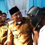 Entaskan Kemiskinan, dan Tingkatkan Kesejahteraan Masyarakat, Gubernur Mirza Beri Bantuan Sembako, Kursi Roda, Hingga UEP