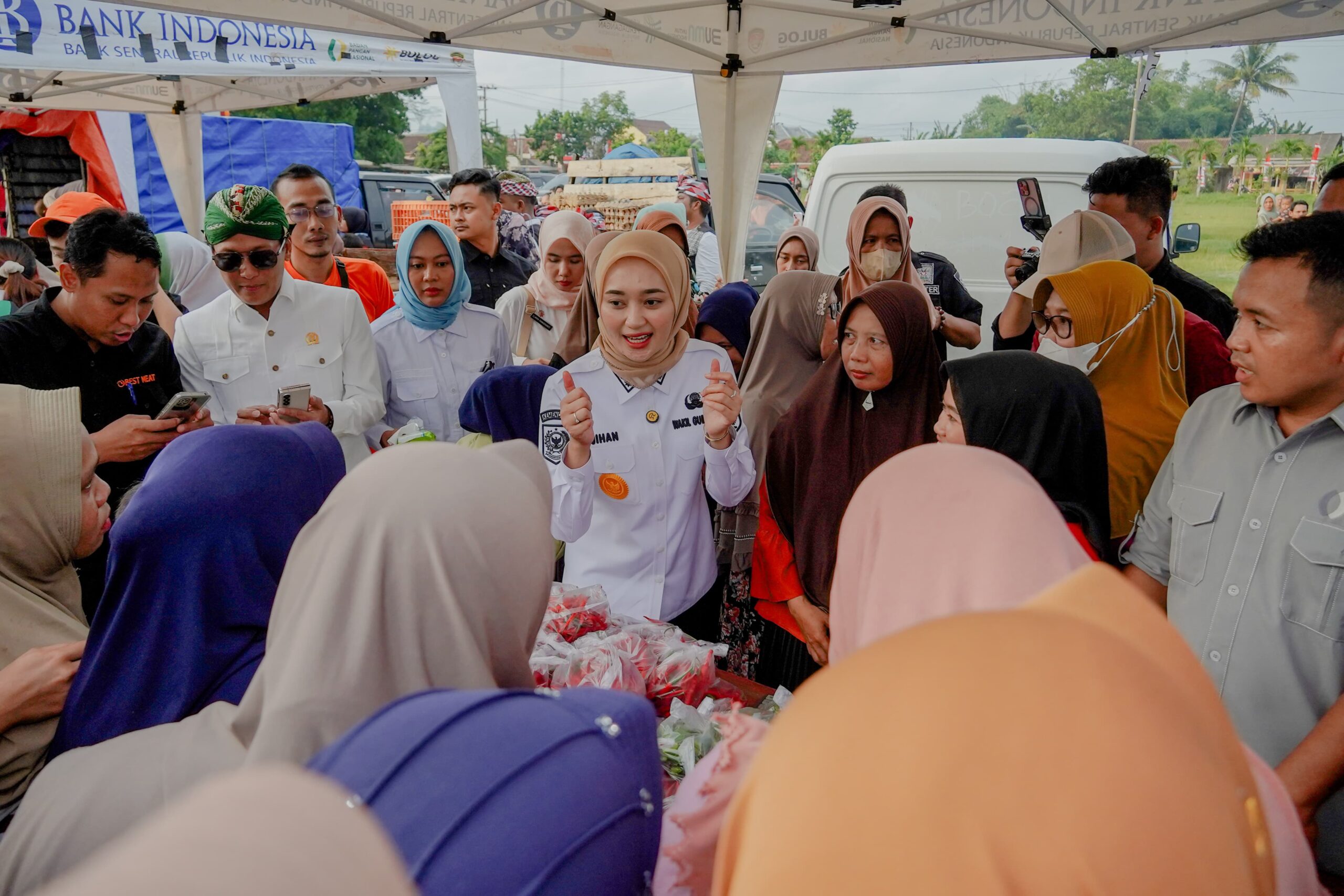 Tinjau Pasar Murah di Lampung Tengah, Wagub Jihan Pastikan Stok Pangan Aman dan Harga Terjangkau