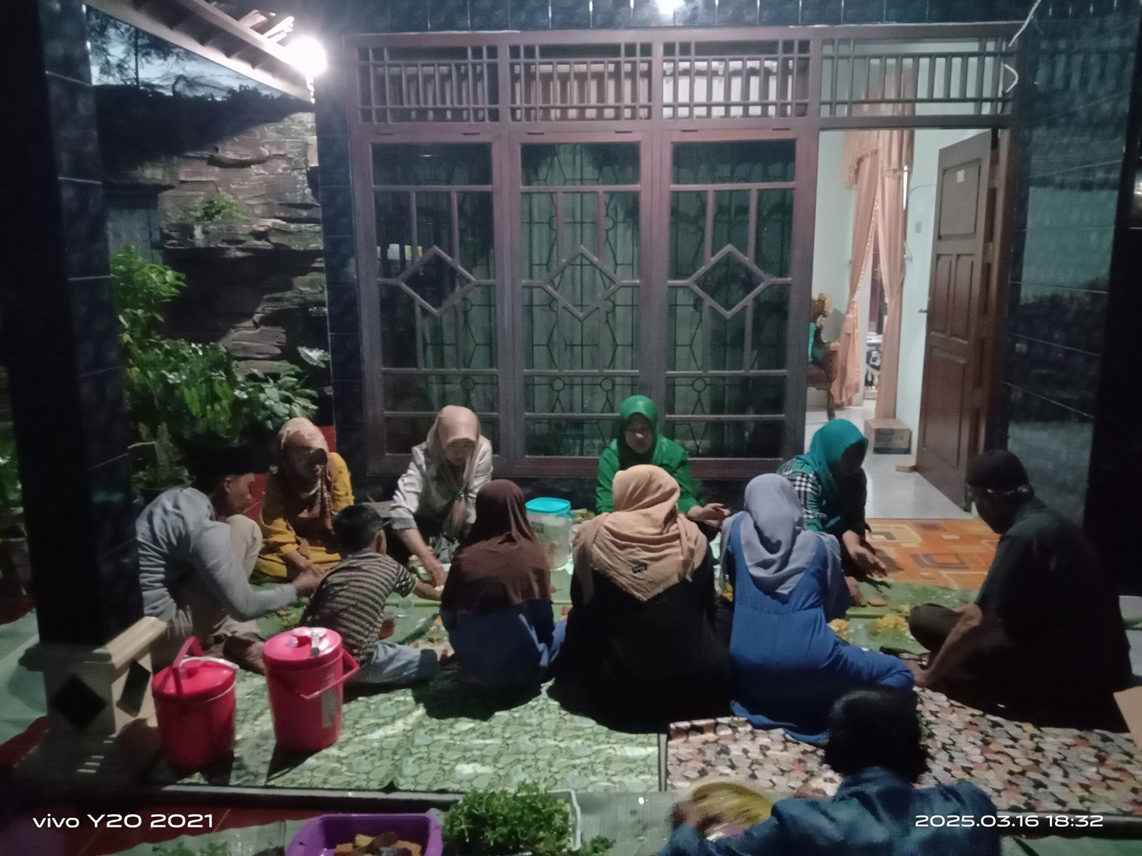 Bukber RT dan Linmas LK 2 Kemiling Raya: Kehadiran Ibu Lurah Dara Pererat Kebersamaan dan Harmoni Warga
