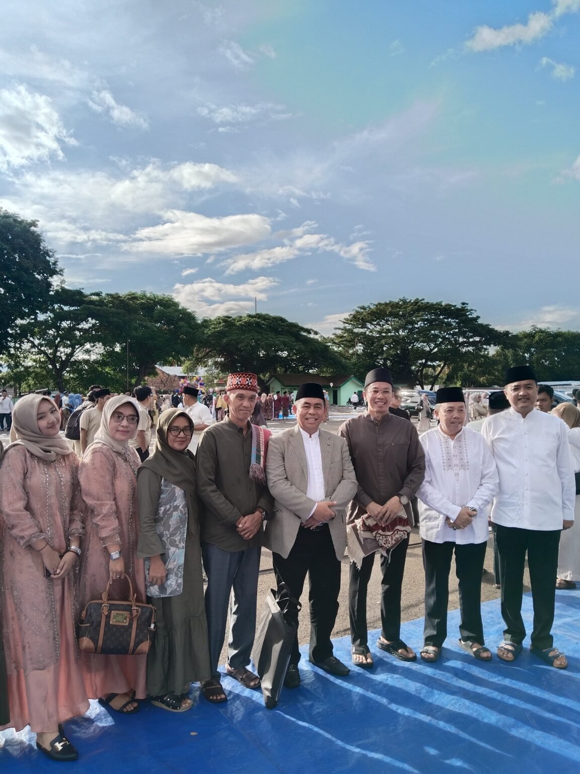 Sholat Idul Fitri di Lampung, Senator Bustami Zainudin Ajak Bangun Daerah