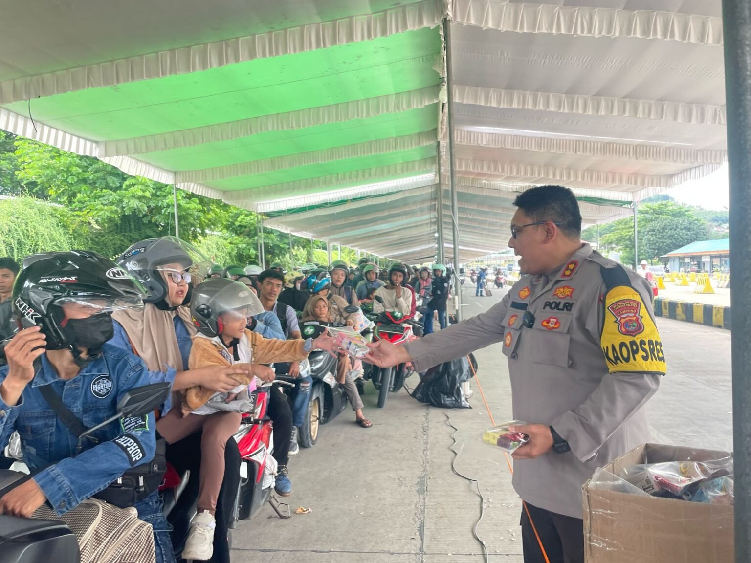 Kapolres Lampung Selatan Sambangi Pemudik Motor di Pelabuhan Bakauheni