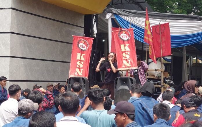 Gaji Buruh PT San Xiong Steel Tak Kunjung Dibayar