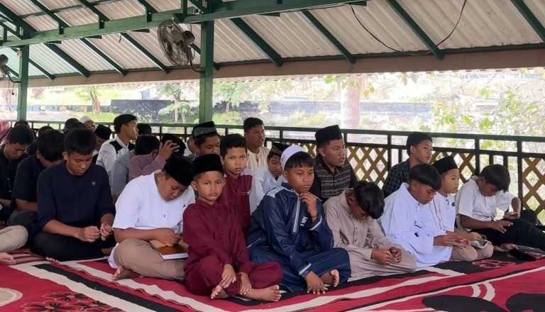 Rektor Malahayati Santuni 1.300 Anak Yatim di Bandar Lampung