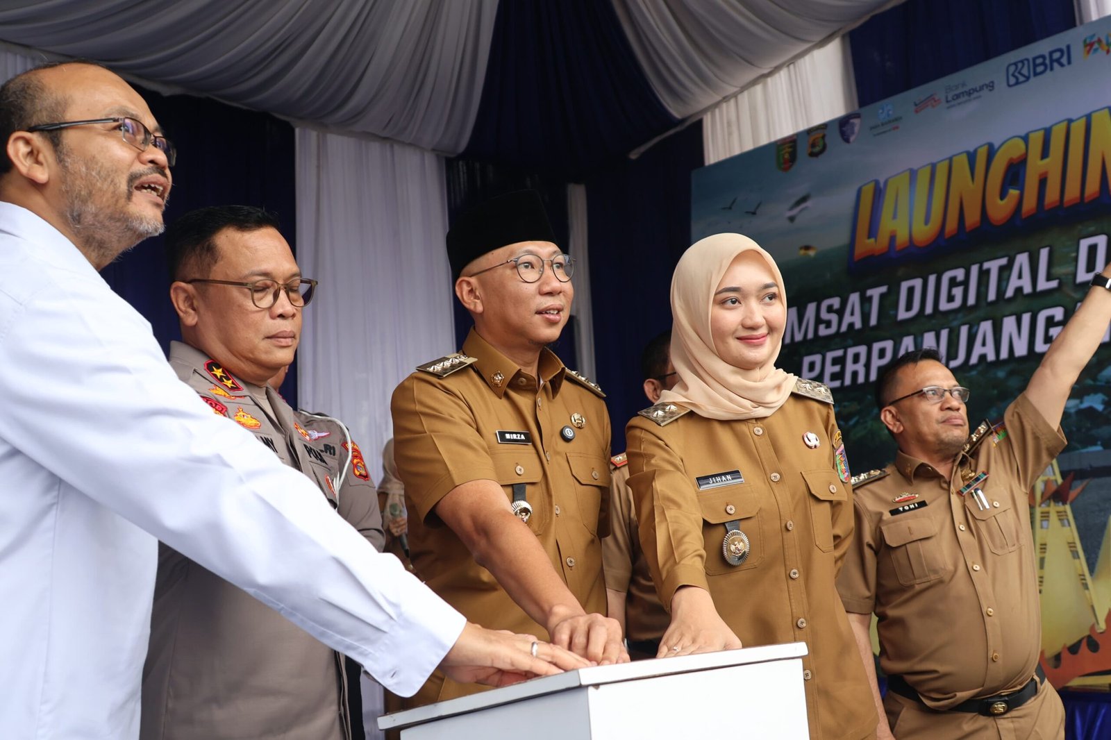 Lampung Luncurkan Samsat Digital Drive Thru, Gubernur Mirza: “Pelayanan Sekarang Gak Pakai Drama”