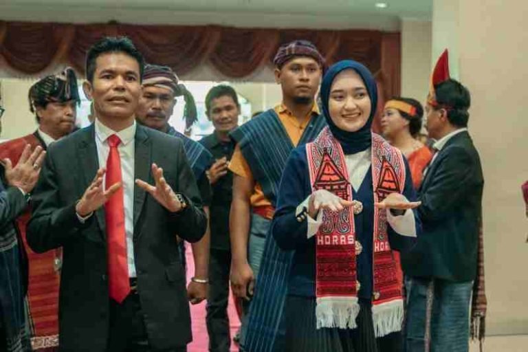 Wagub Jihan Lantik Pengurus Kerabat Lampung dan Dukung Budaya