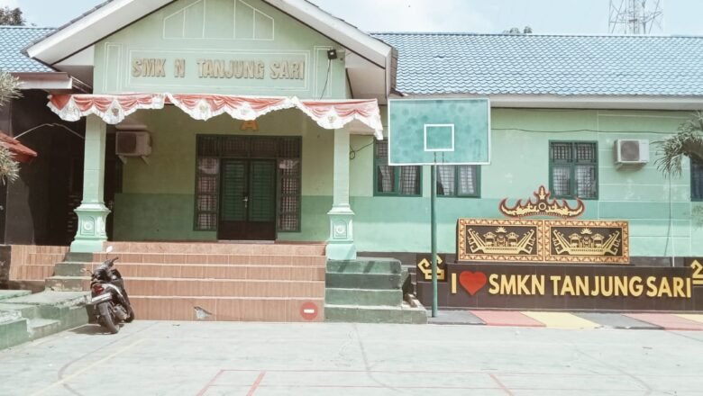 SMKN 1 Tanjung Sari Dituding Bebani Orang Tua Rp819 Juta