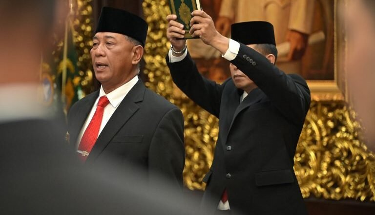 Dr. Anton Nugroho Resmi Dilantik sebagai Rektor Universitas Pertahanan oleh Wamenhan