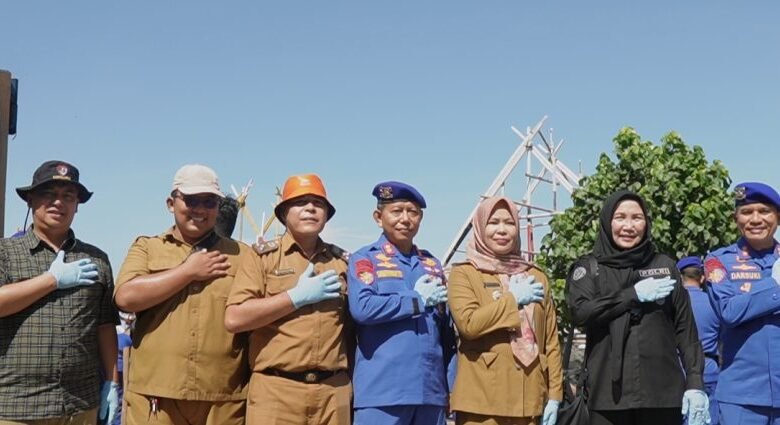 Polda Lampung Gelar Patroli Laut dan Aksi Bersih Pantai di Teluk Lampung