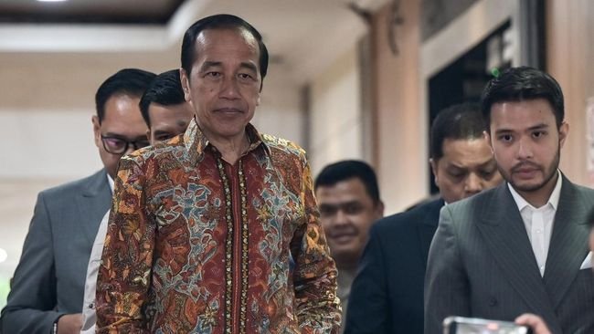 Jokowi Perlihatkan Ijazah Lengkap di Polda, Tolak di Sidang