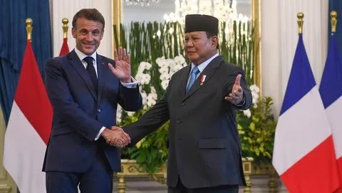 Presiden Prancis Emmanuel Macron Kunjungi Candi Borobudur