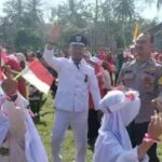 Suasana Hangat Upacara 17 Agustus di Desa Sukanegara, Siswa MIN 2 Tampil Memukau, Kades Ikut Menari Bersama Warga