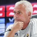 Mourinho Menangis Saat Kenang Jorge Costa: “Bagian dari Sejarah Saya Telah Berlalu”