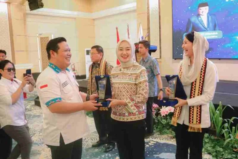 Pelantikan IKA Untirta Lampung 2025-2030 Dukung Pembangunan Daerah