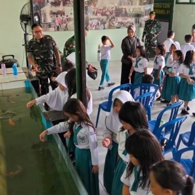 Siswa SD Tunas Mekar Ikuti Kegiatan Bela Negara di Koramil TKT