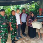 Babinsa Gedong Air Salurkan Bantuan untuk Warga Terdampak Angin Puting Beliung