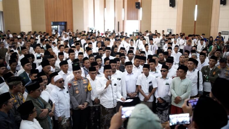 Pesantren Memanggil: Santri Lampung Gelar Istighotsah dan Aksi Damai di Polda Lampung