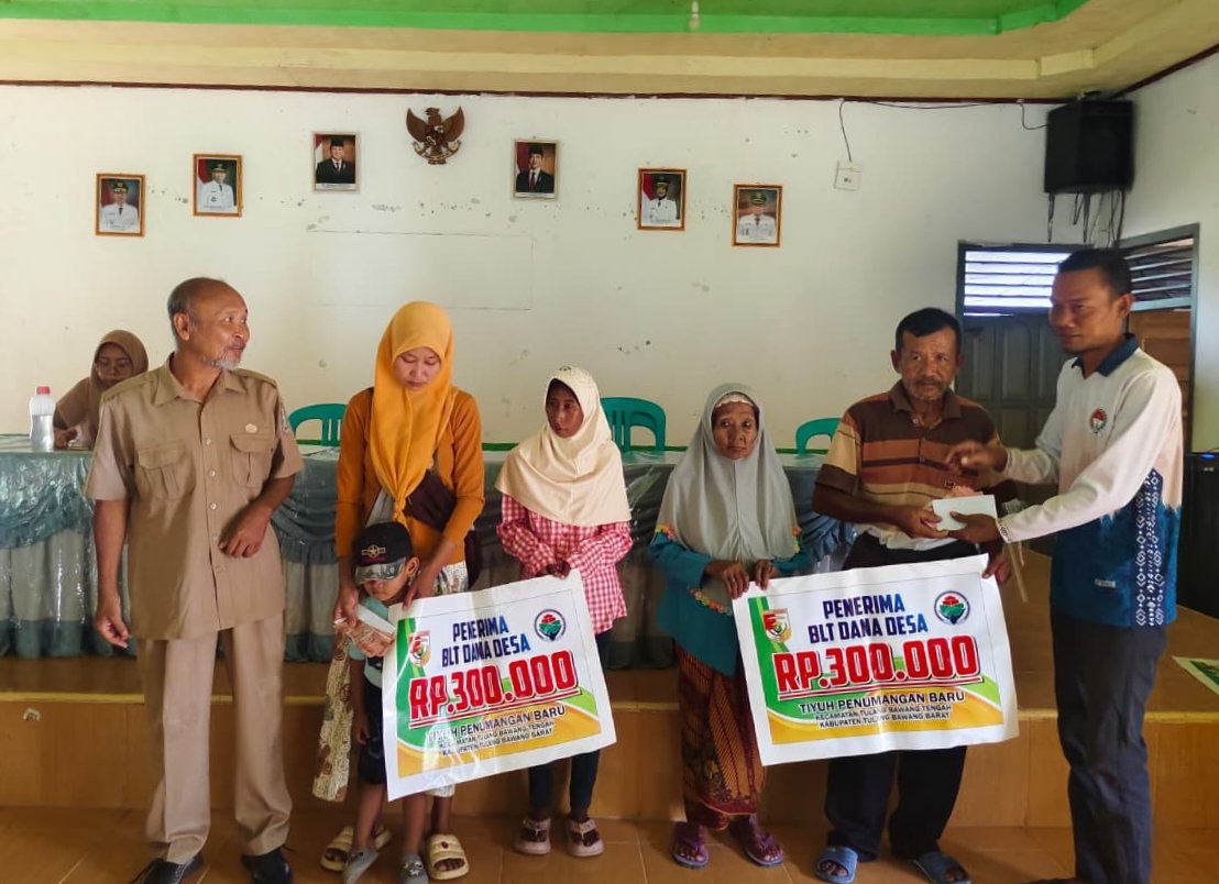 Pemerintah Tiyuh Penumangan Baru Salurkan BLT kepada 30 KPM