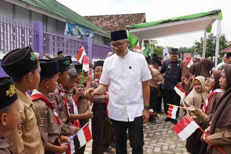 Gubernur Lampung Dorong Santri Darul Islah Jadi Generasi Berakhlak