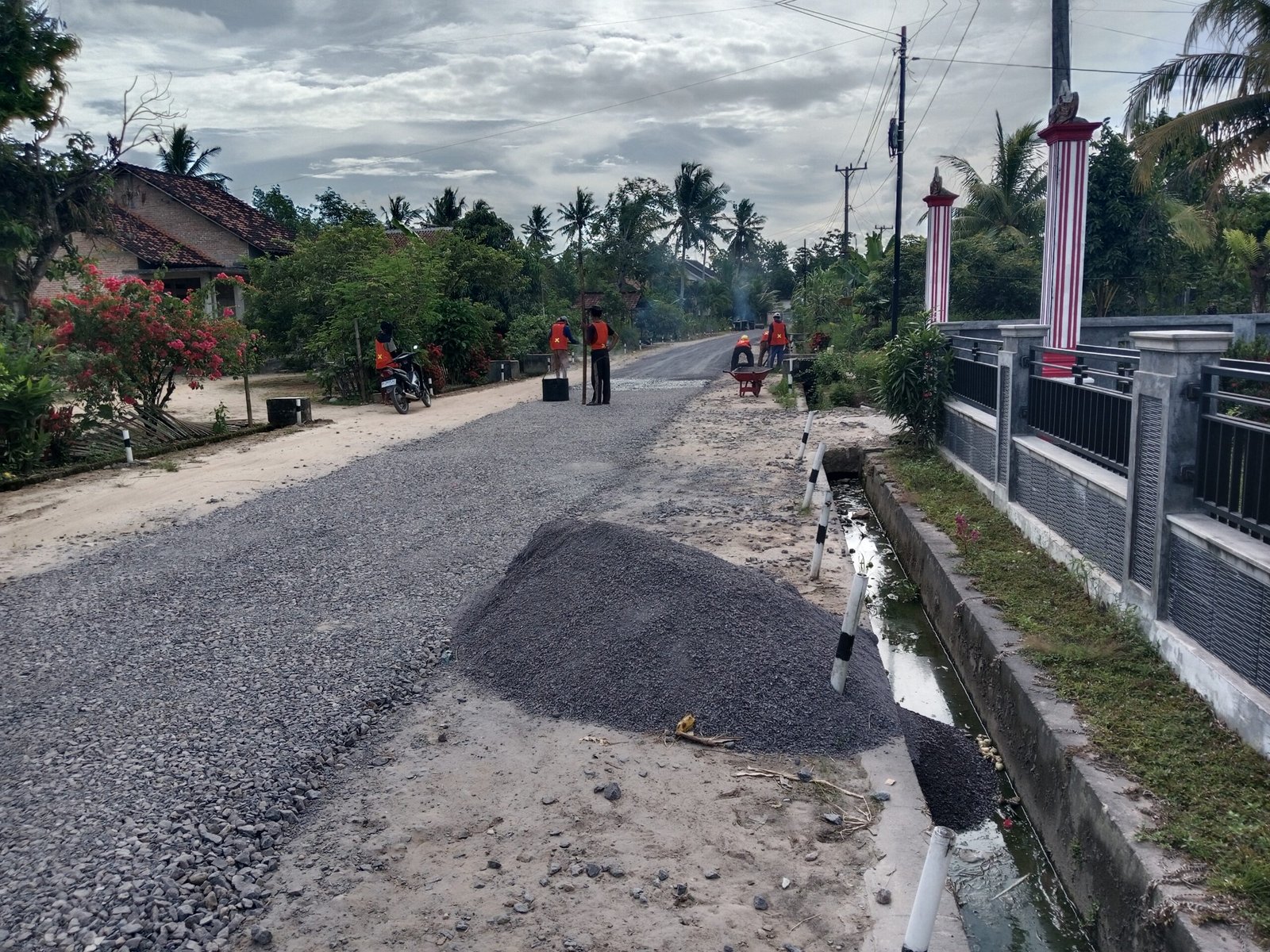 Warga Tanjung Bintang Sambut Antusias Pembangunan Jalan Jati Indah–Purwodadi Dalam