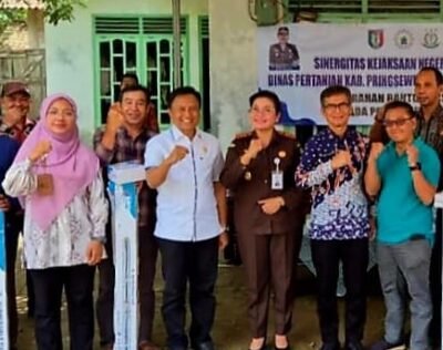 Sinergi Kejari dan Dinas Pertanian Pringsewu Salurkan Bantuan CSR untuk Petani Mitra Adhyaksa