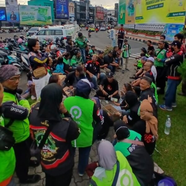 Ojol Lampung Galang Dana di Lampu Merah Adipura dan Way Halim, Hari Pertama Terkumpul Rp5,8 Juta