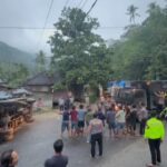 Truk Pembawa Bantuan Polda Lampung Terguling di Solok, Seluruh Rombongan Selamat