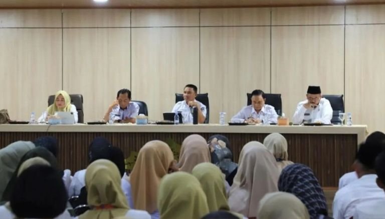 Kepala Sekolah Bangun Disiplin Murid di Lampung Barat