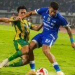 Persib Pimpin Klasemen Liga Indonesia Unggul Satu Poin