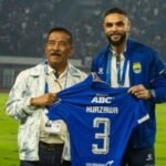 Layvin Kurzawa Resmi Diperkenalkan Persib kepada Bobotoh