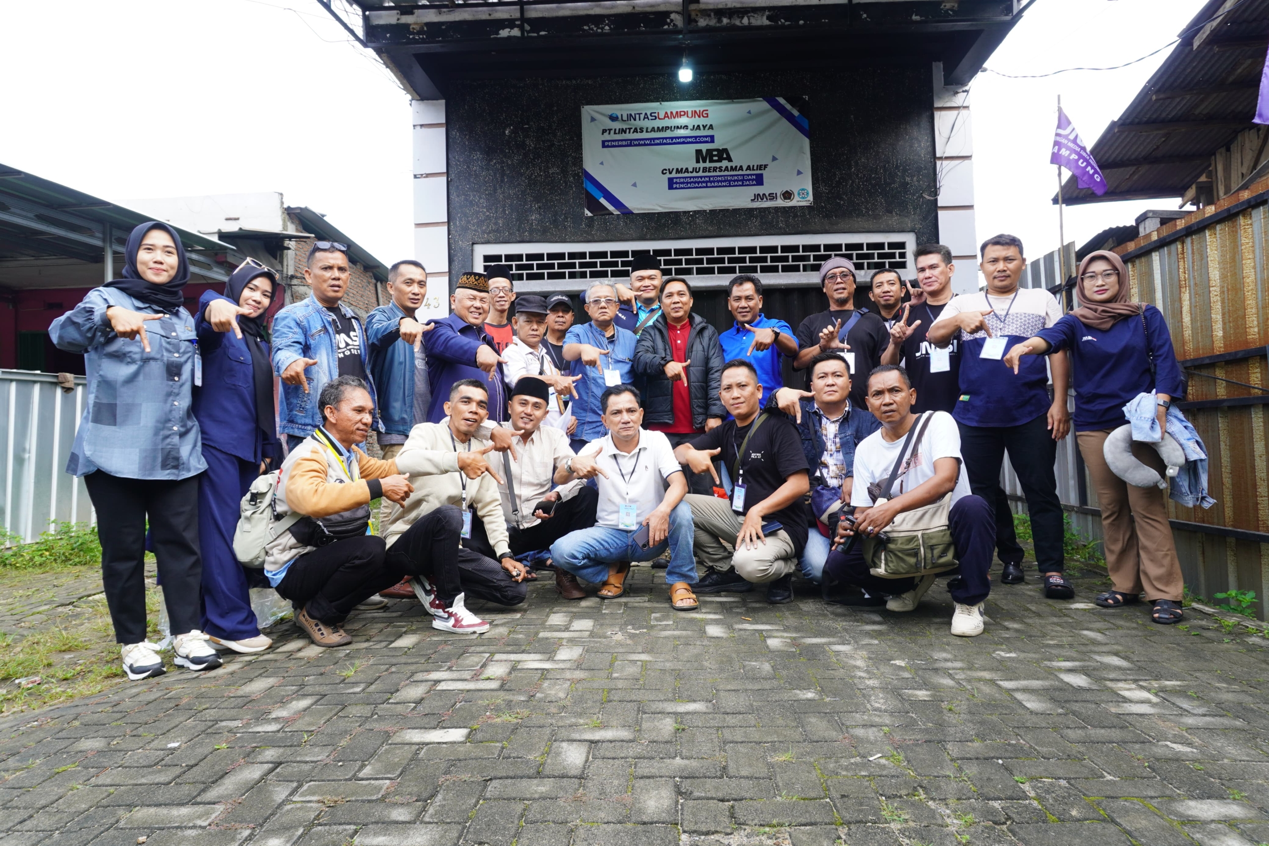 Kontingen JMSI Lampung Berangkat Hadiri HPN dan HUT Ke-6 JMSI di Banten