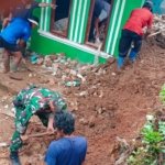 Tanah Longsor Bandar Lampung, TNI dan BPBD Bergerak Cepat Tangani Rumah Warga Terdampak