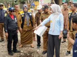 Perbaikan Jalan Ambarawa Ditinjau Wagub Lampung dan Bupati Pringsewu