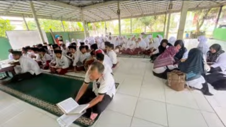 Gerakan 5.000 Khatam Al-Qur’an, MIN 2 Lamsel Ambil Peran