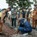 Gubernur Tinjau Perbaikan Jalan Gunung Batin–Daya Murni
