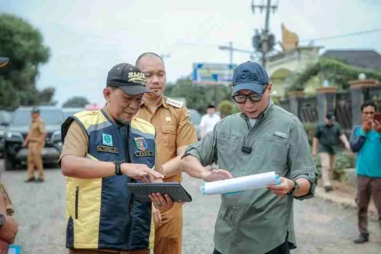 Perbaikan Jalan Gunung Batin–Daya Murni Ditinjau Gubernur