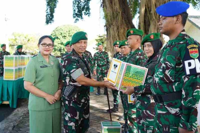 Danrem 043/Gatam Berangkatkan Prajurit Cuti Lebaran