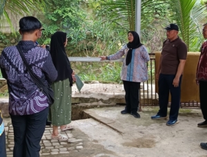 Eva Dwiana Tinjau Sungai Kedamaian, Siapkan Penanganan Banjir