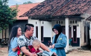 Pelajar NU Jati Agung Bagikan Takjil Gratis di Sidodadi Asri