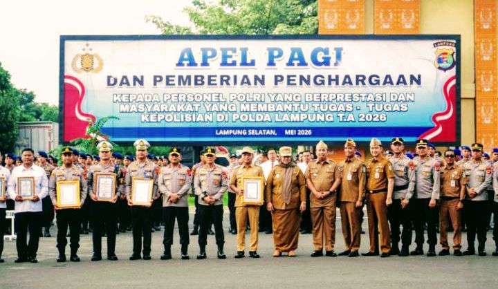 Bupati Pringsewu Raih Penghargaan Kapolda Lampung