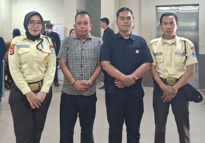 Aksi Cepat Relawan dan Satpam RSAM Bantu Pasien