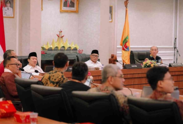 Gubernur Lampung Ajak BI, OJK dan Swasta Bersinergi Kejar Pertumbuhan Ekonomi 8 Persen