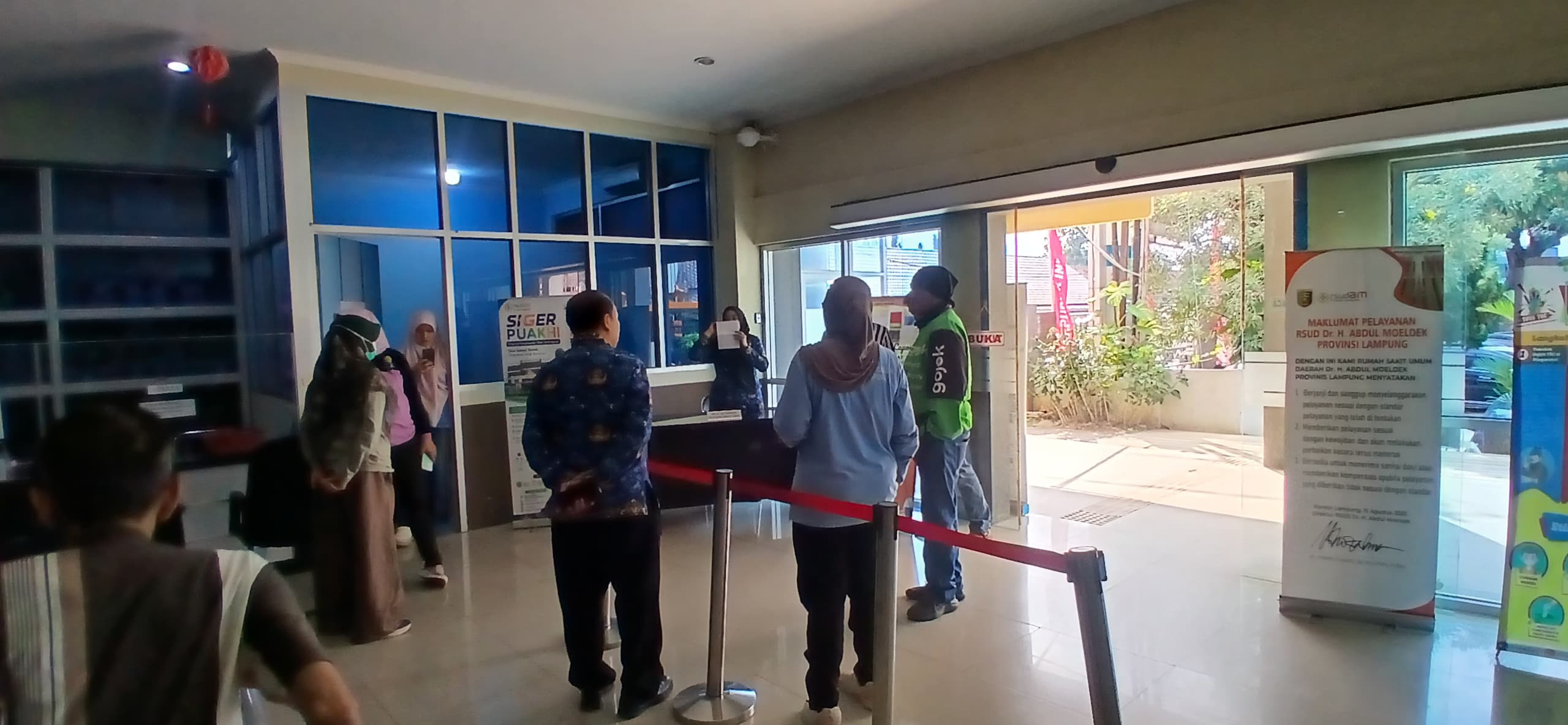 Program SIGER PUAKHI Antar Obat Pasien Bersama URC LEGEND