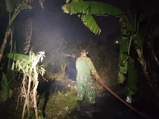 Kebakaran Lahan Tol KM 71 B Padam, Babinsa dan Damkar Bergerak Cepat
